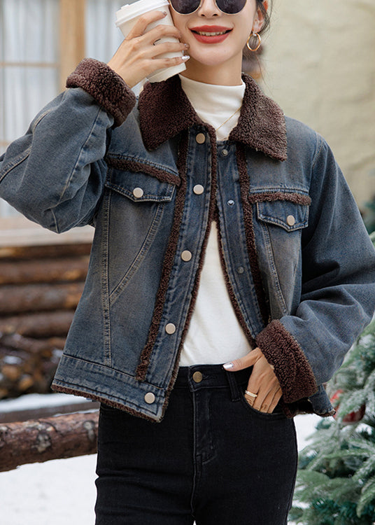 Effortlessly Elegant Coat with a Timeless Design