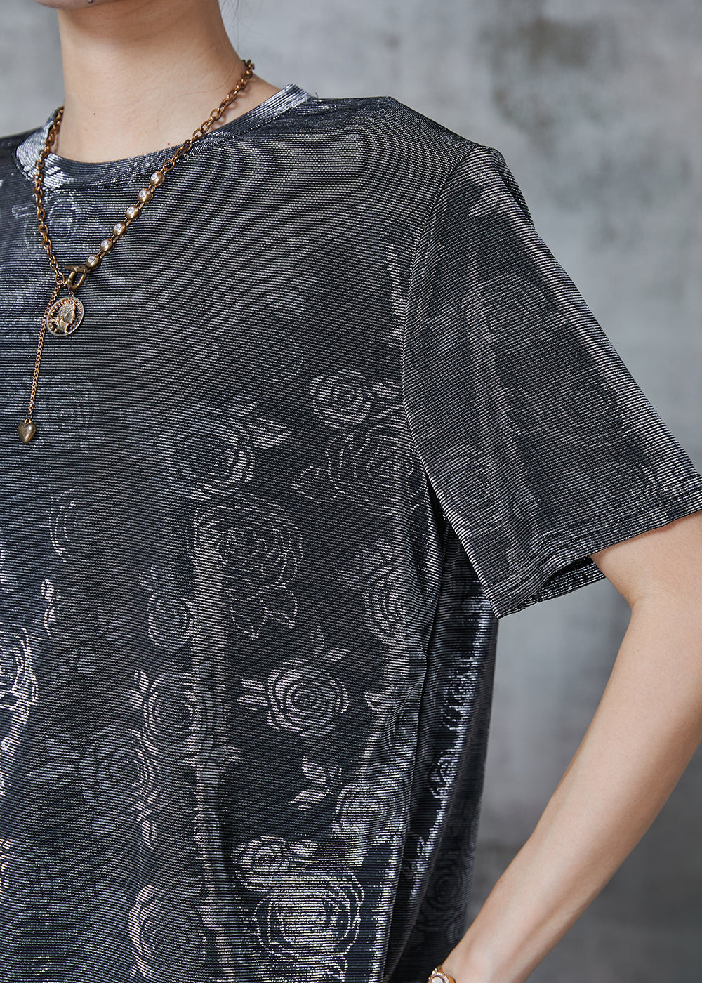 Effortlessly Elegant Top with a Timeless Design