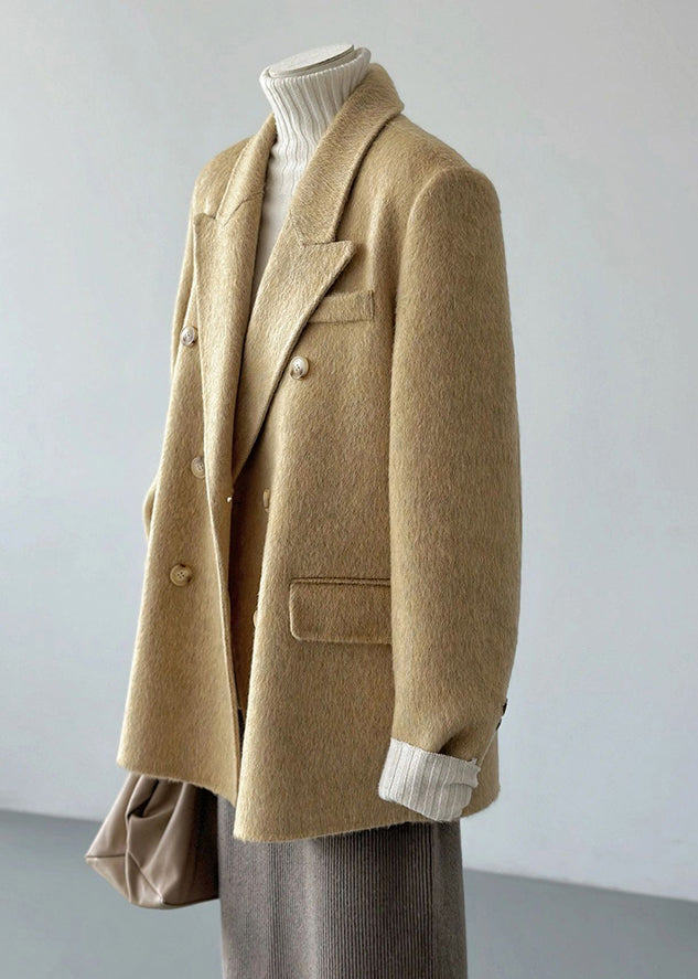 Gracefully Styled Coat for Any Occasion
