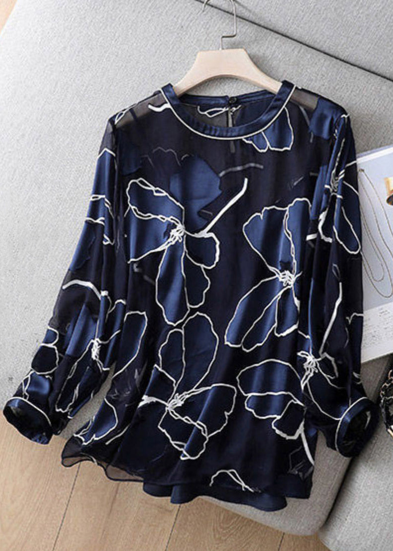 Well Tailored Blouse with a Graceful Silhouette