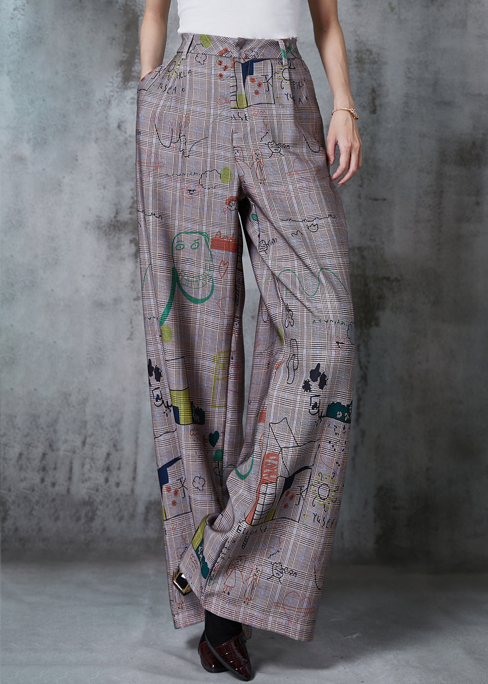 Well Tailored Pants with a Graceful Silhouette