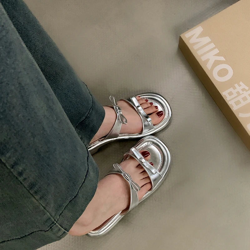 Chic Orthopedic Flats with Unique Design