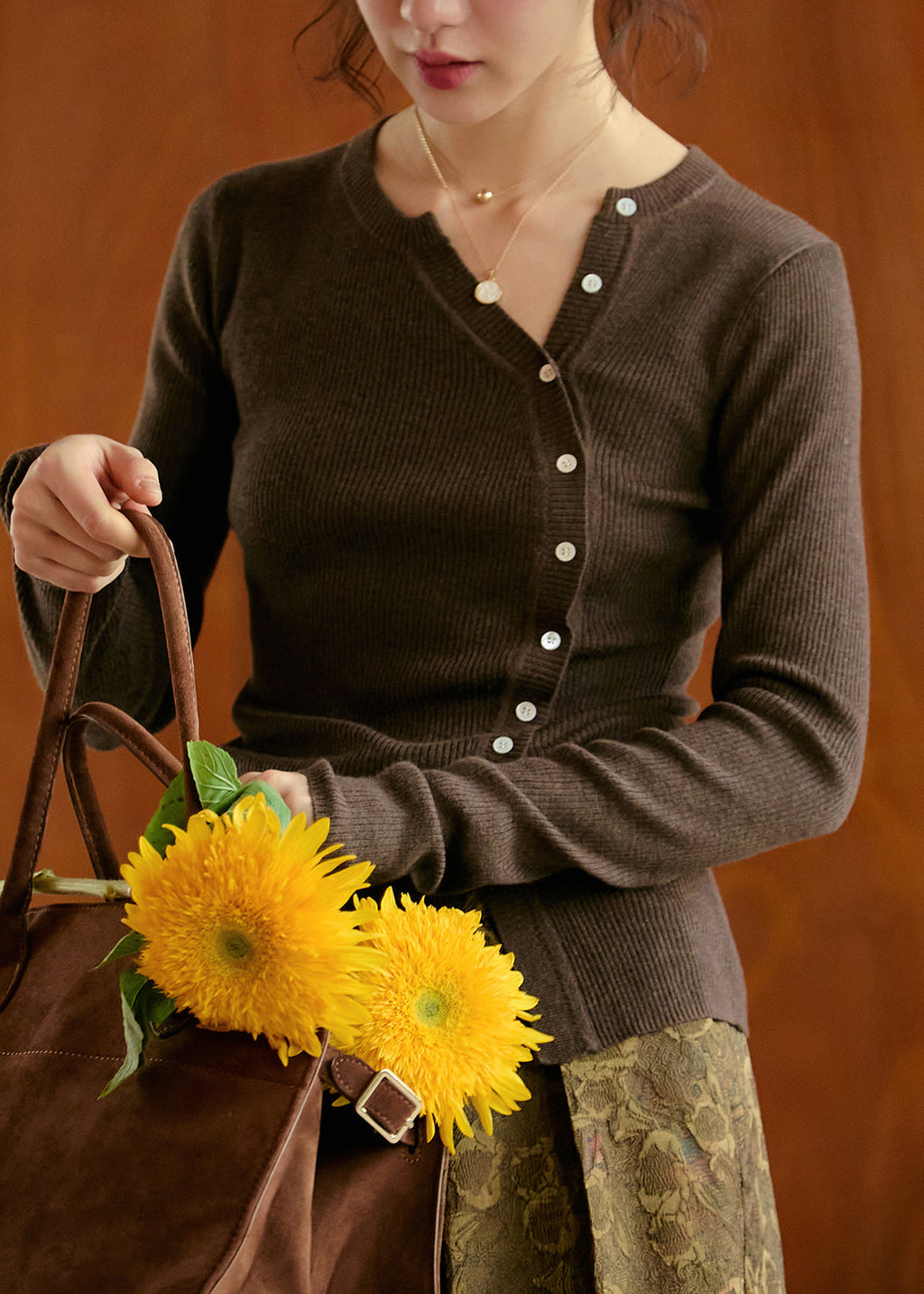 Well Tailored Top with a Graceful Silhouette
