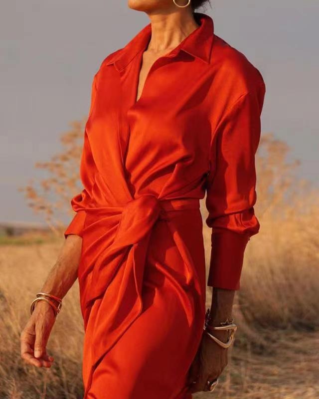 Well Tailored Dress with a Graceful Silhouette