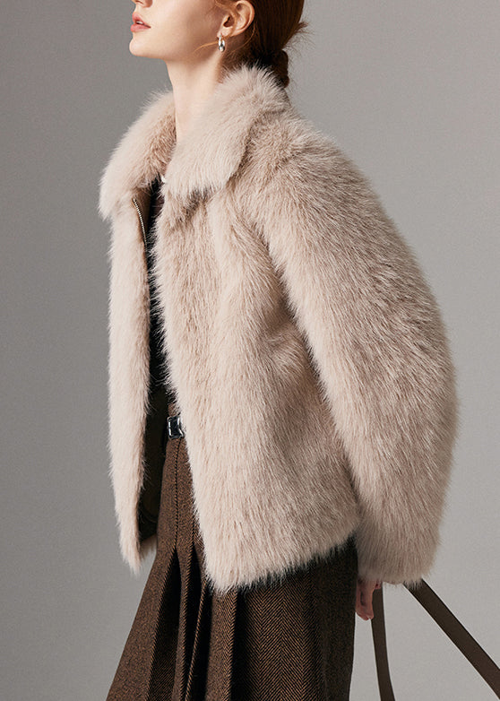 Effortlessly Elegant Coat with a Timeless Design