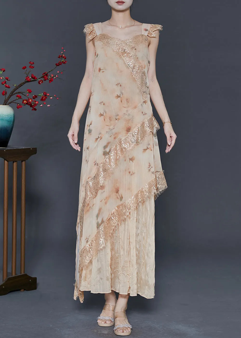Well Tailored Dress with a Graceful Silhouette