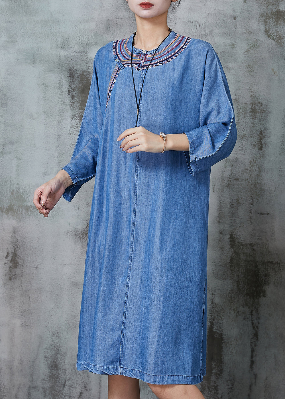 Beautifully Finished Dress in a Timeless Design