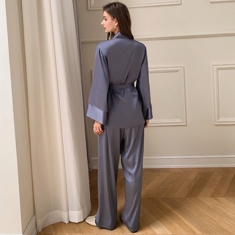 Beautifully Crafted Cardigan in a Classic Style