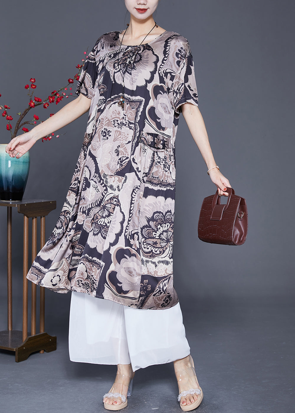 Well Tailored Dress with a Graceful Silhouette