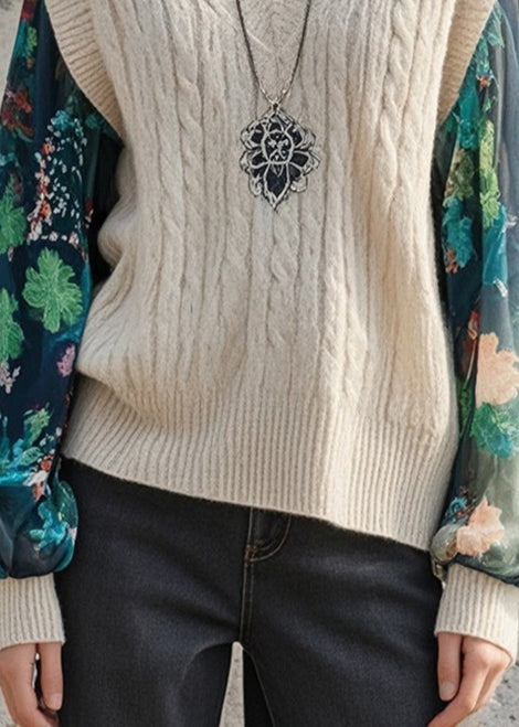 Effortlessly Elegant Top with a Timeless Design
