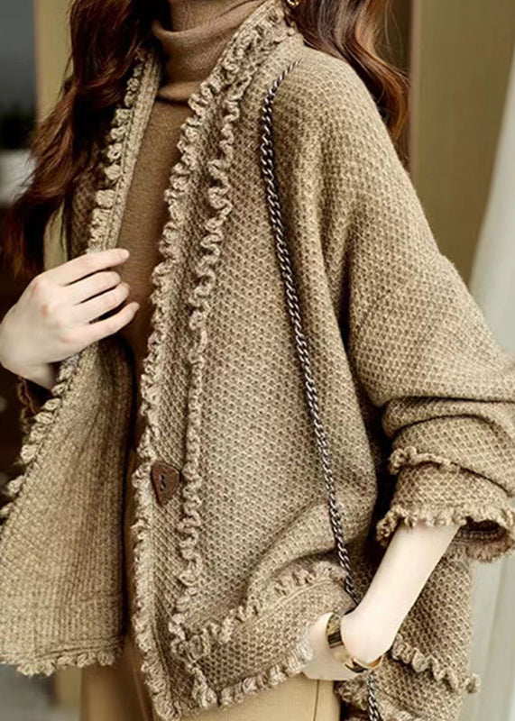 Well Tailored Cardigan with a Graceful Silhouette