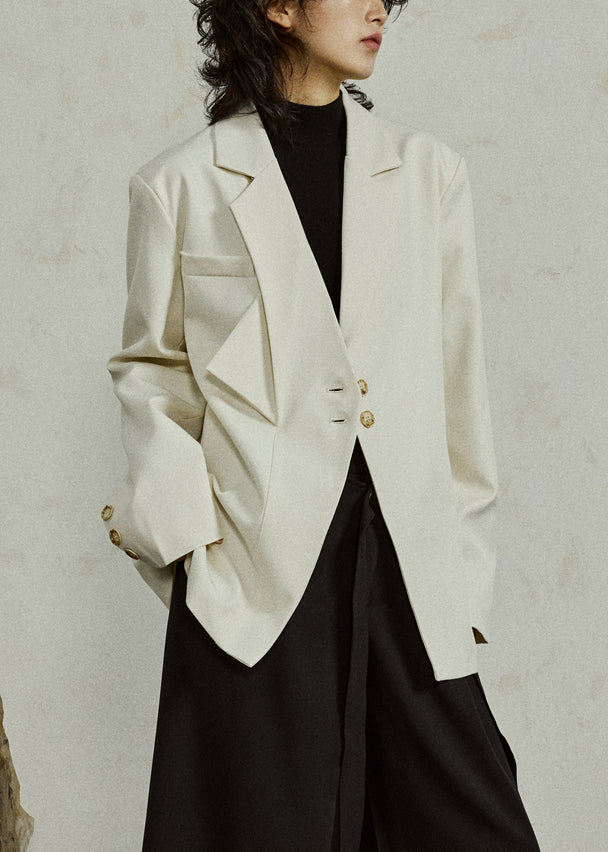 Beautifully Finished Coat in a Timeless Design