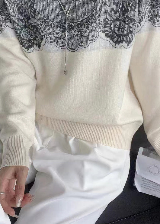 Well Tailored Sweater with a Graceful Silhouette