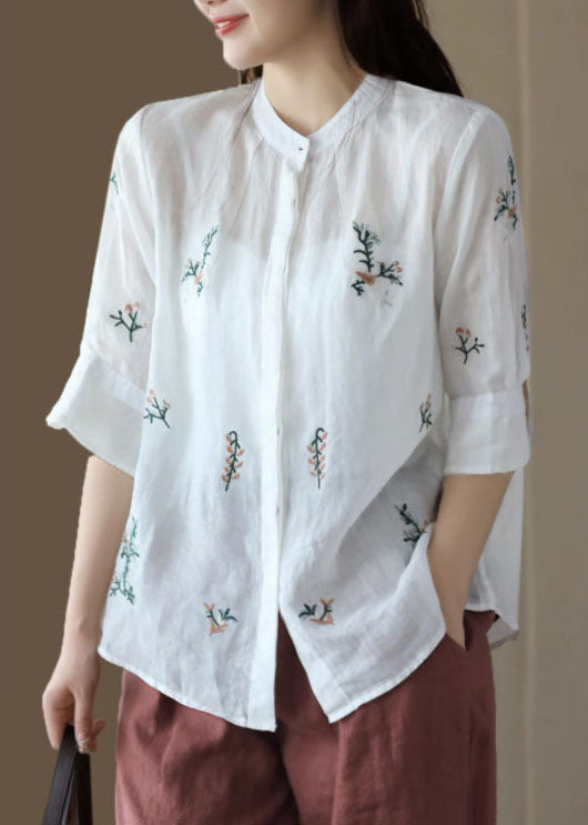Effortlessly Elegant Top with a Timeless Design