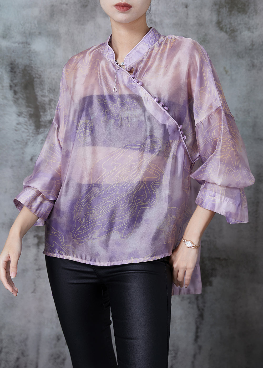 Beautifully Crafted Blouse in a Classic Style