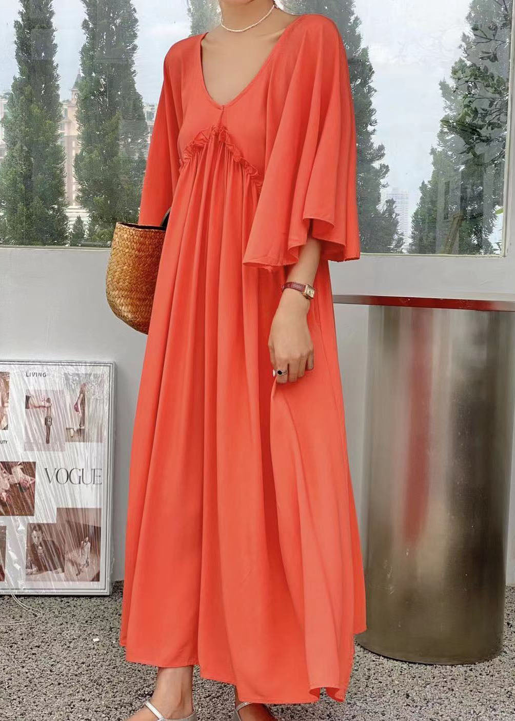 Well Tailored Dress with a Graceful Silhouette