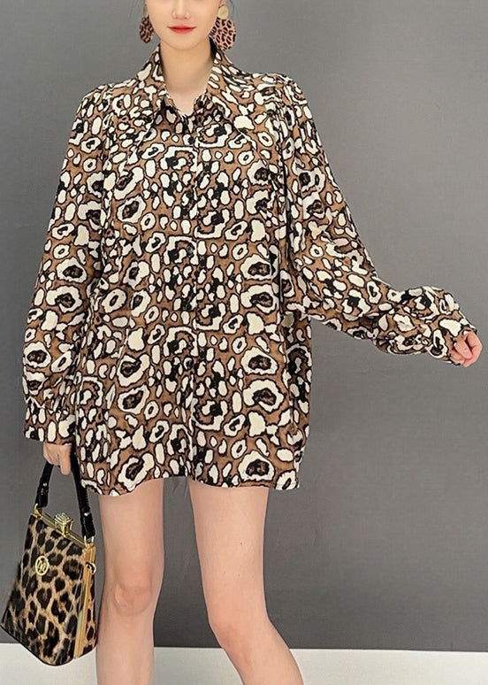 Classic Vintage Shirt with a Flattering Fit