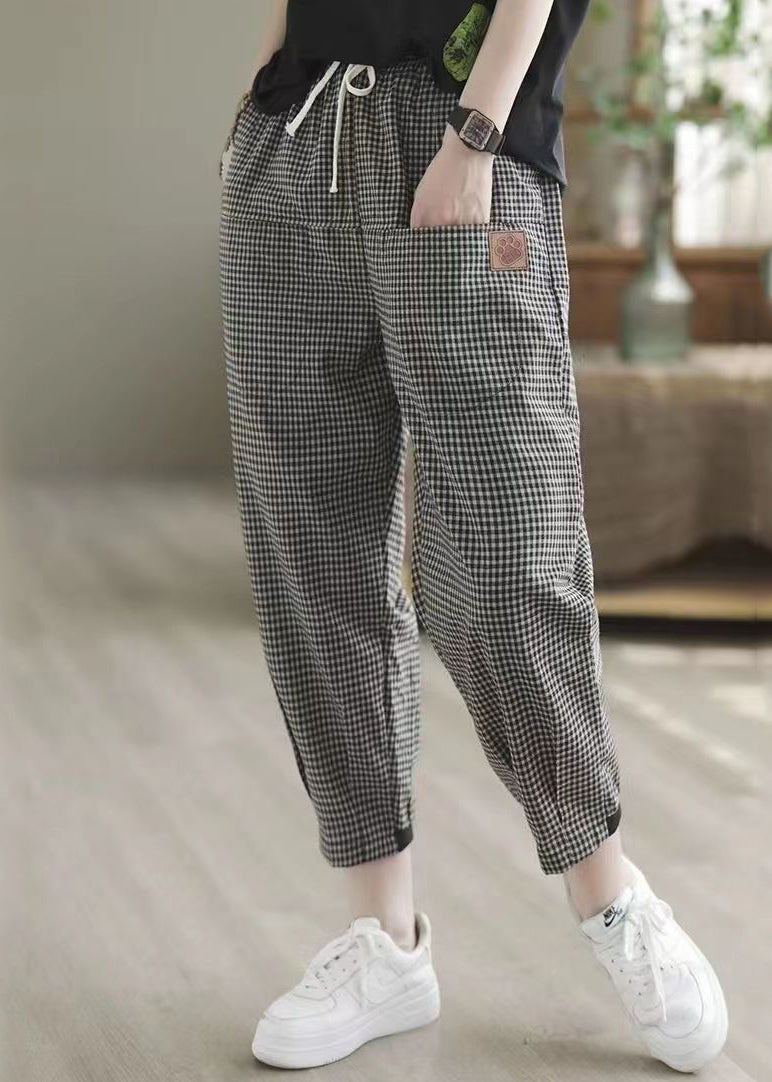 Effortlessly Elegant Pants with a Timeless Design