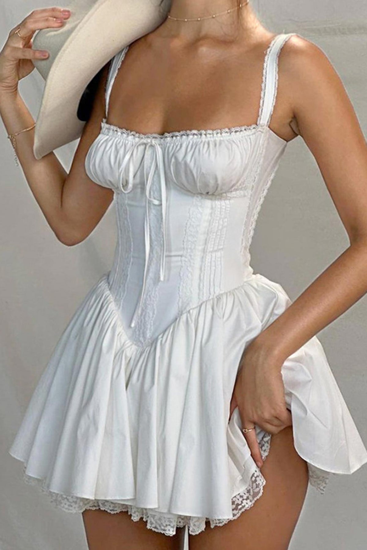 Well Tailored Dress with a Graceful Silhouette