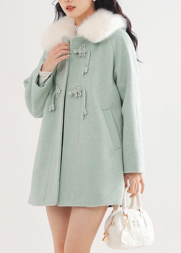 Beautifully Finished Coat in a Timeless Design