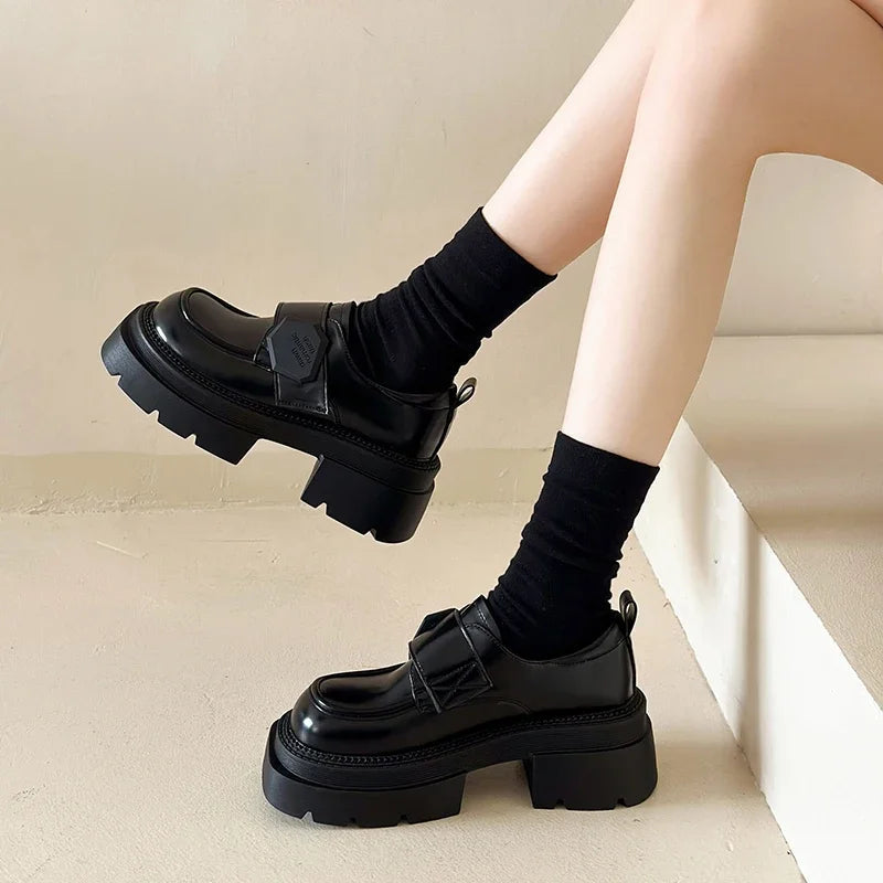 Graceful Orthopedic Loafers for Modern Look