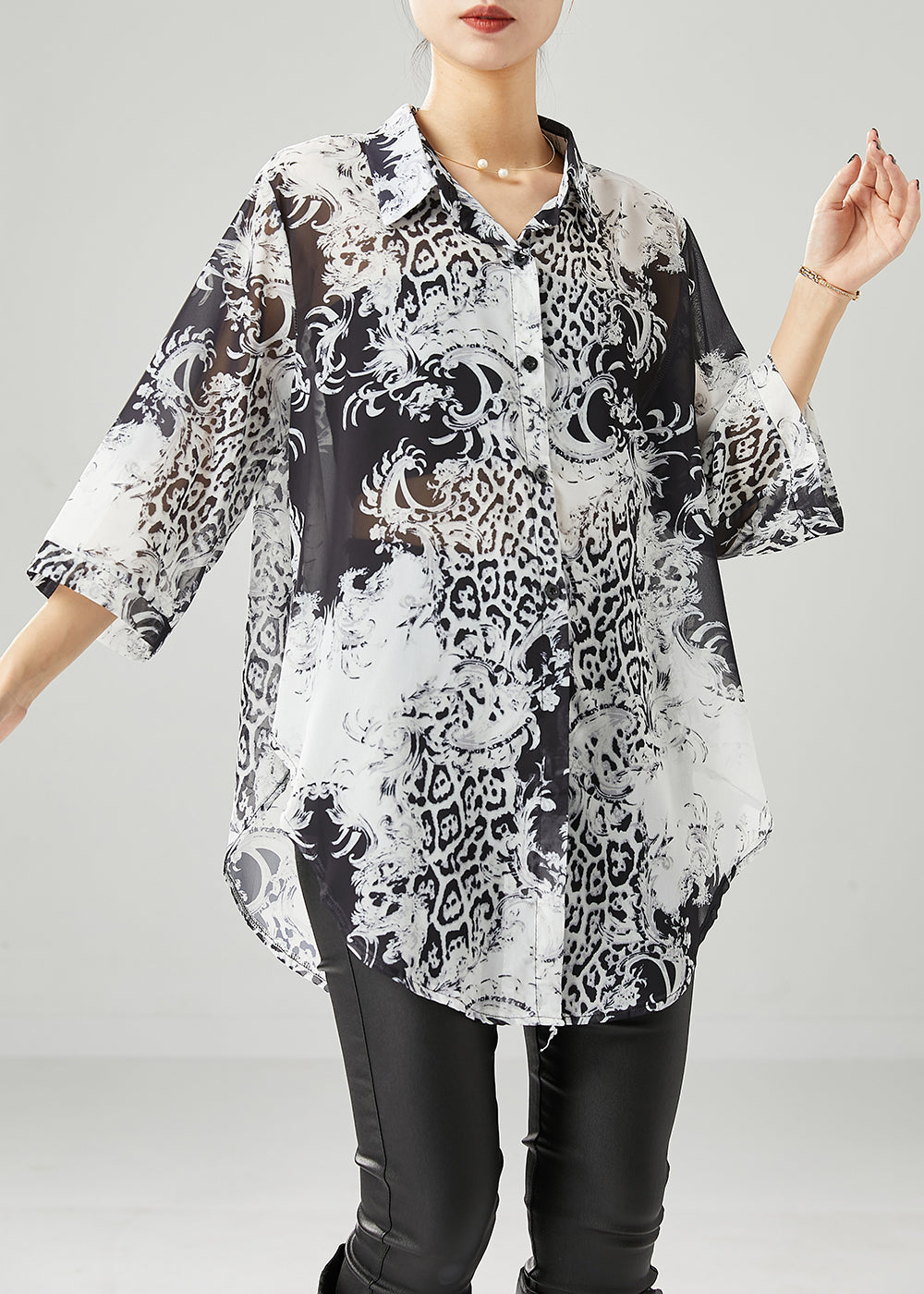 Beautifully Finished Blouse in a Timeless Design