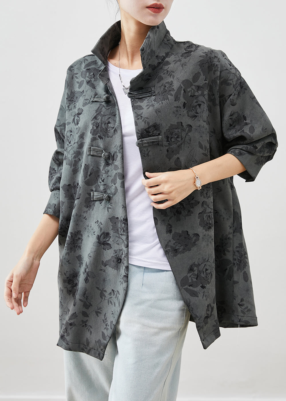 Classic Vintage Shirt with a Flattering Fit