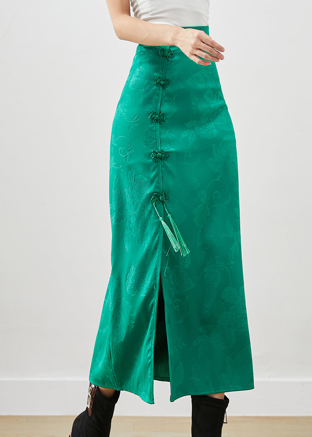 Sophisticated Garment with a Clean Classic Look