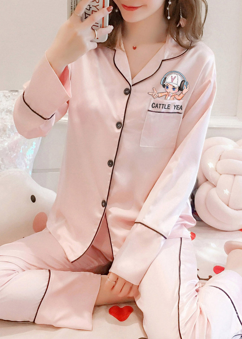 Finely Styled Garment with a Classic Vintage Look