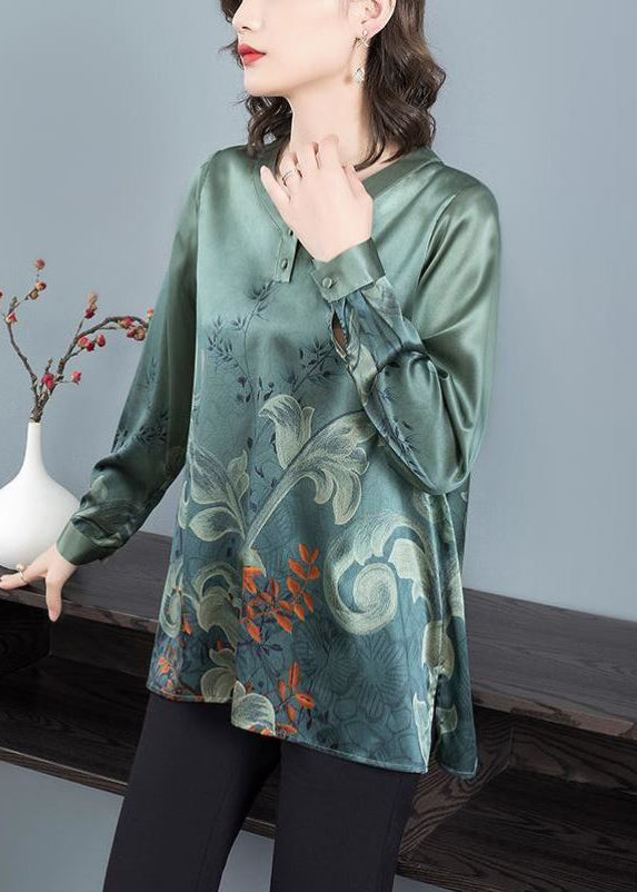 Well Tailored Top with a Graceful Silhouette