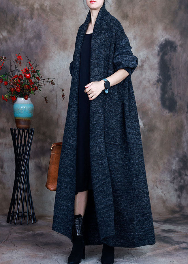 Well Tailored Cardigan with a Graceful Silhouette