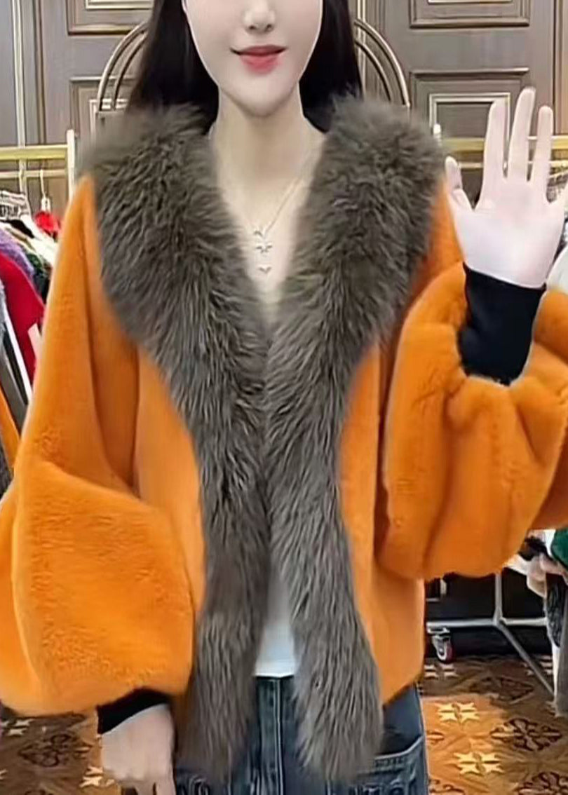 Effortlessly Elegant Coat with a Timeless Design