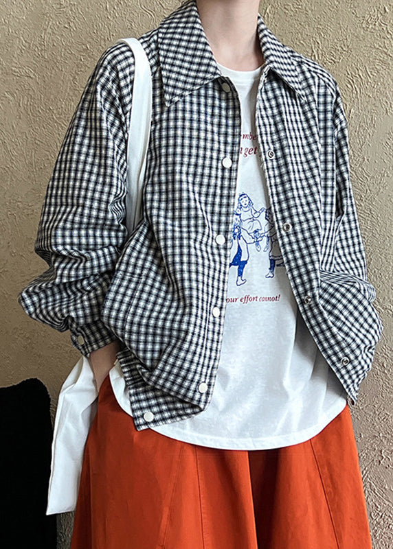 Classic Vintage Shirt with a Flattering Fit