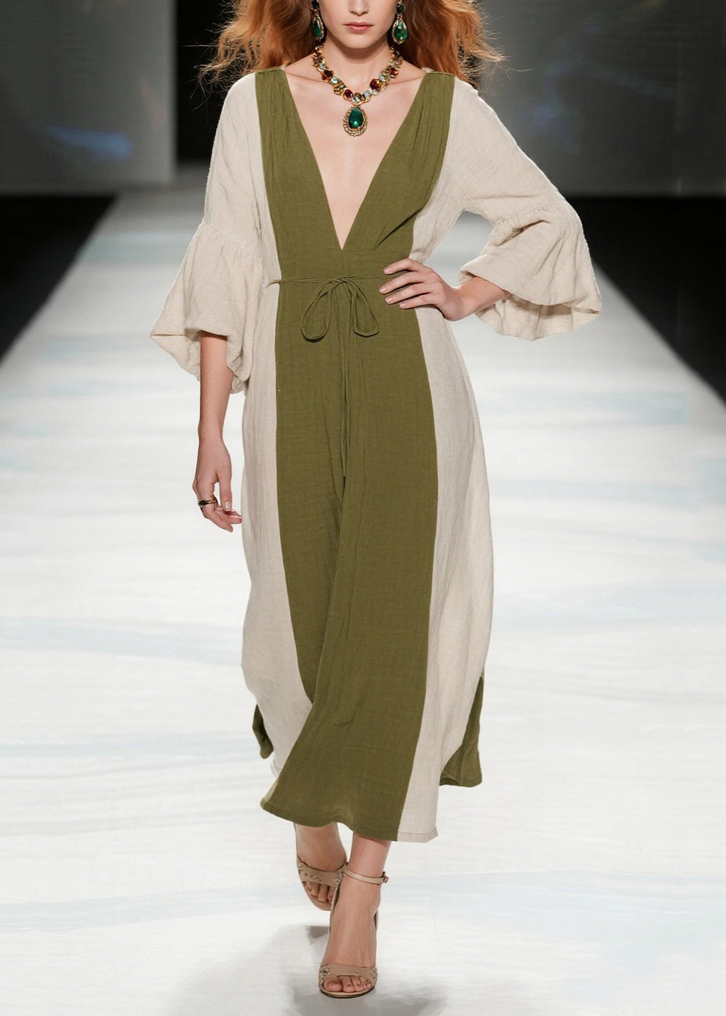 Beautifully Finished Dress in a Timeless Design