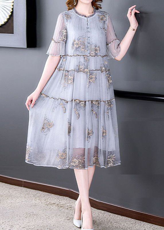 Beautifully Finished Dress in a Timeless Design