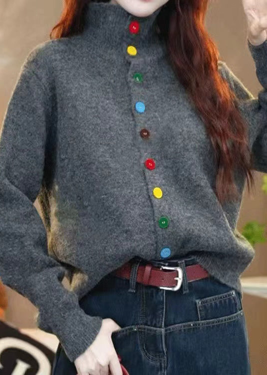 Effortlessly Elegant Sweater with a Timeless Design