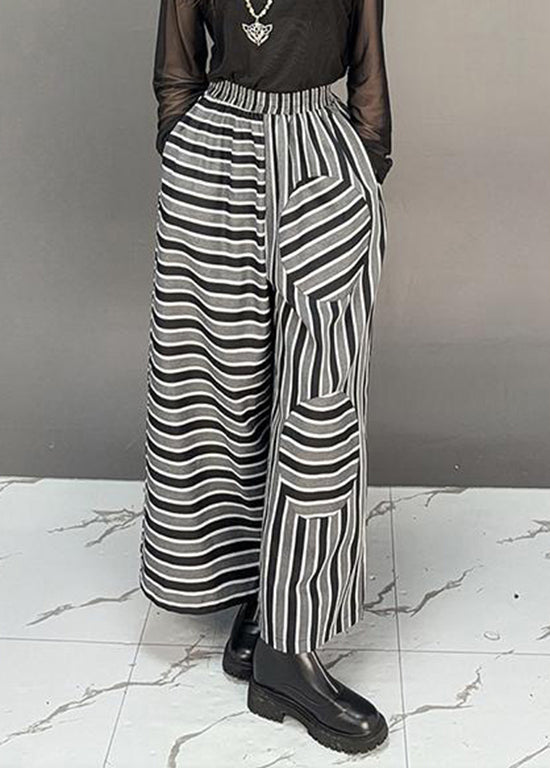 Effortlessly Elegant Pants with a Timeless Design