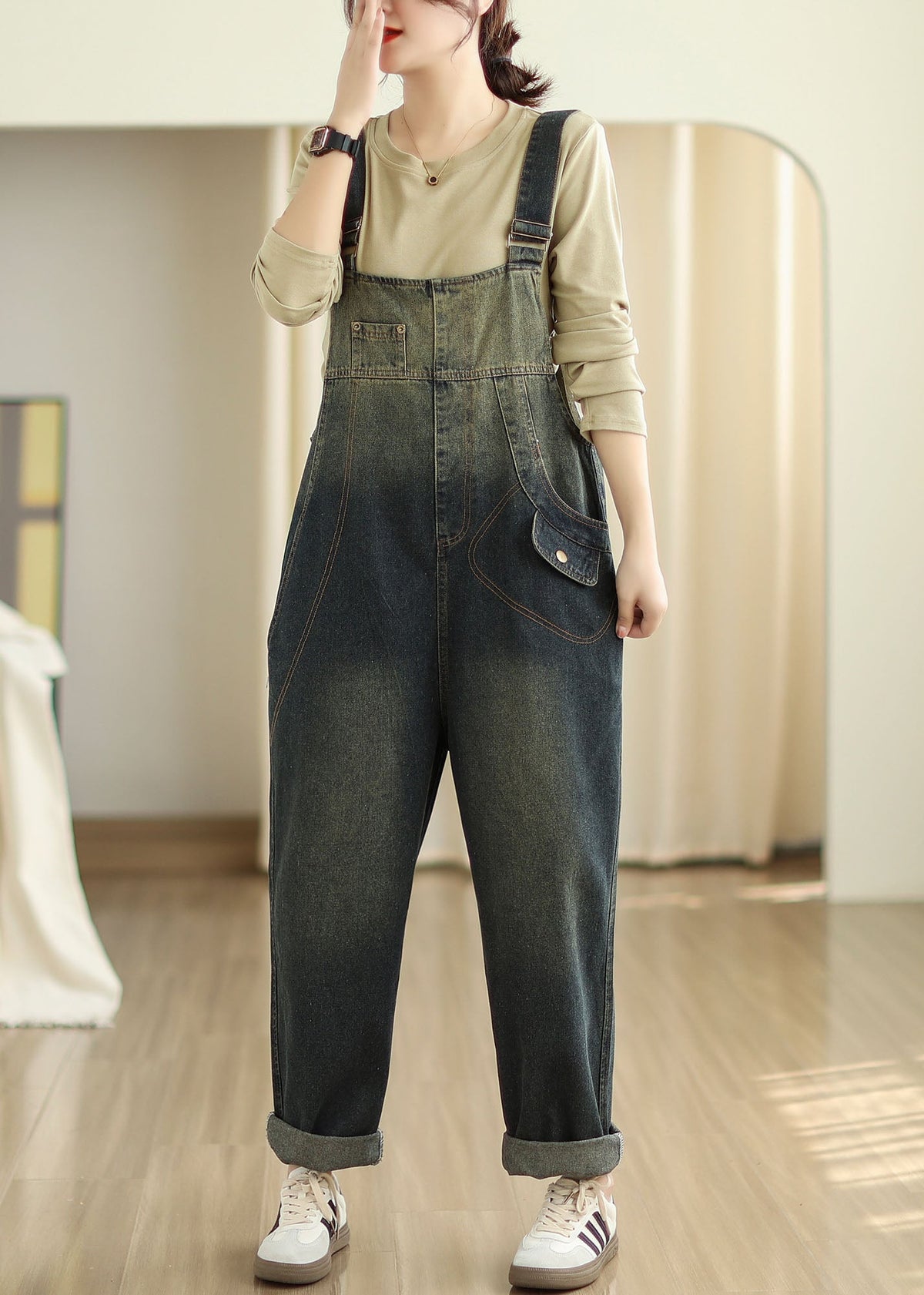 Effortlessly Elegant Garment with a Timeless Design