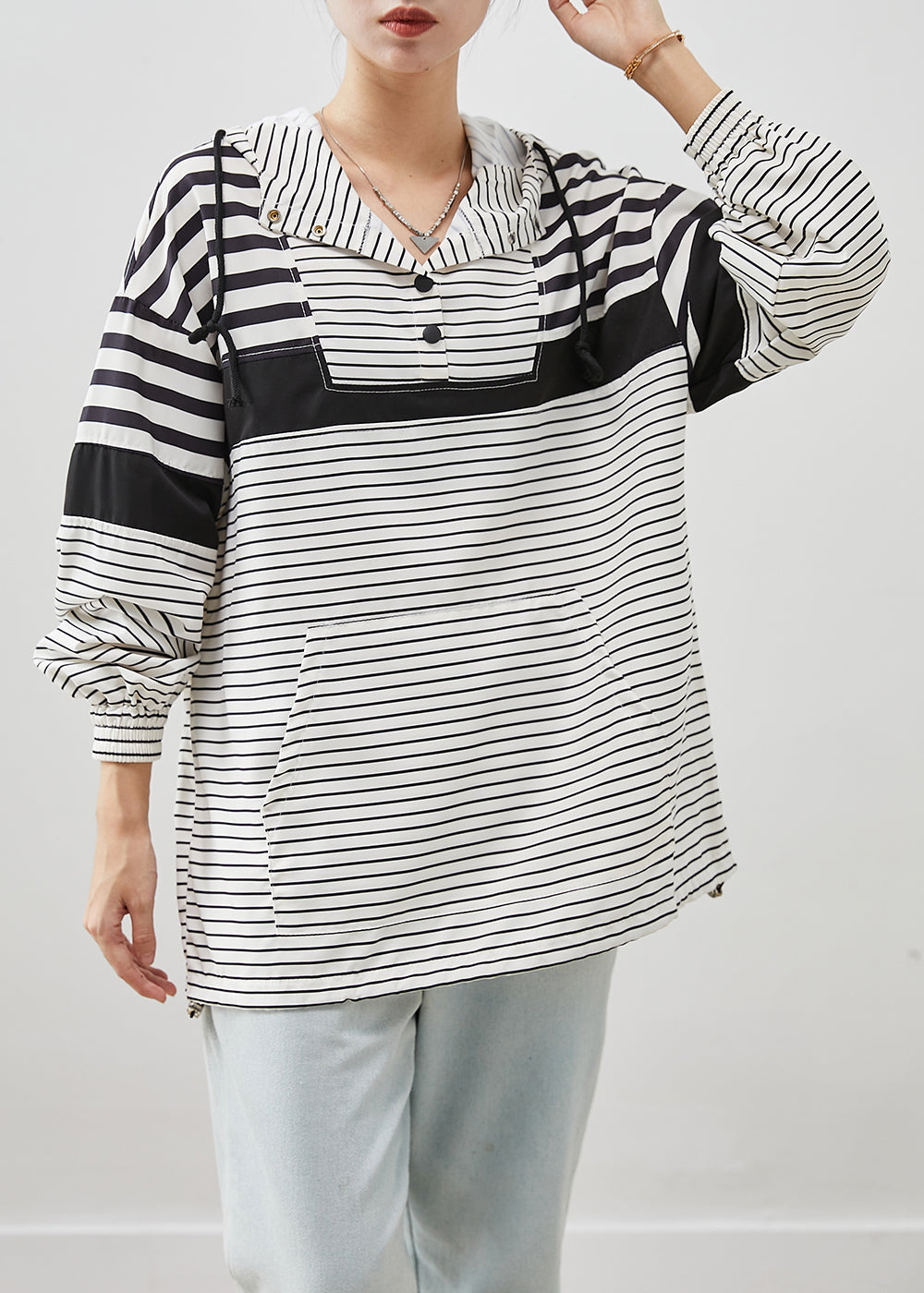 Classic Vintage Pullover with a Flattering Fit