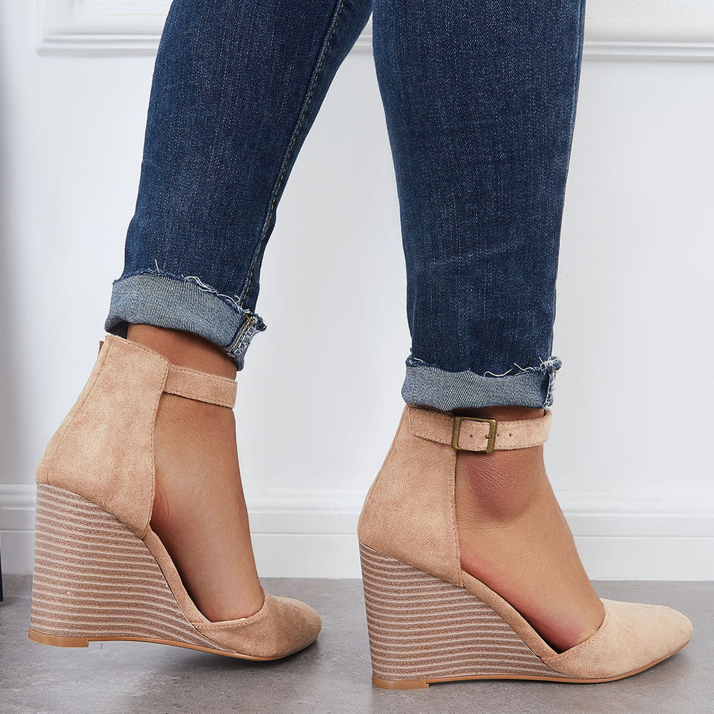 Graceful Orthopedic Pumps for Modern Look