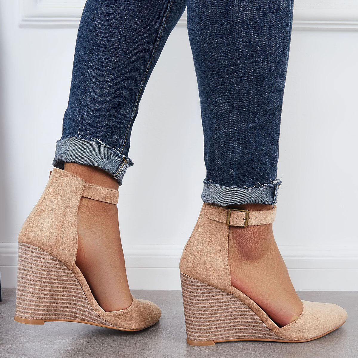 Graceful Orthopedic Pumps for Modern Look
