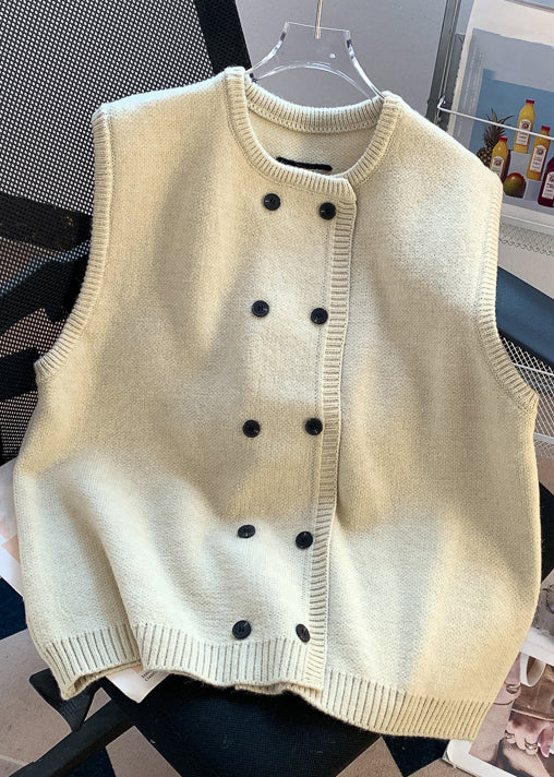 Elegantly Styled Coat for Everyday Wear