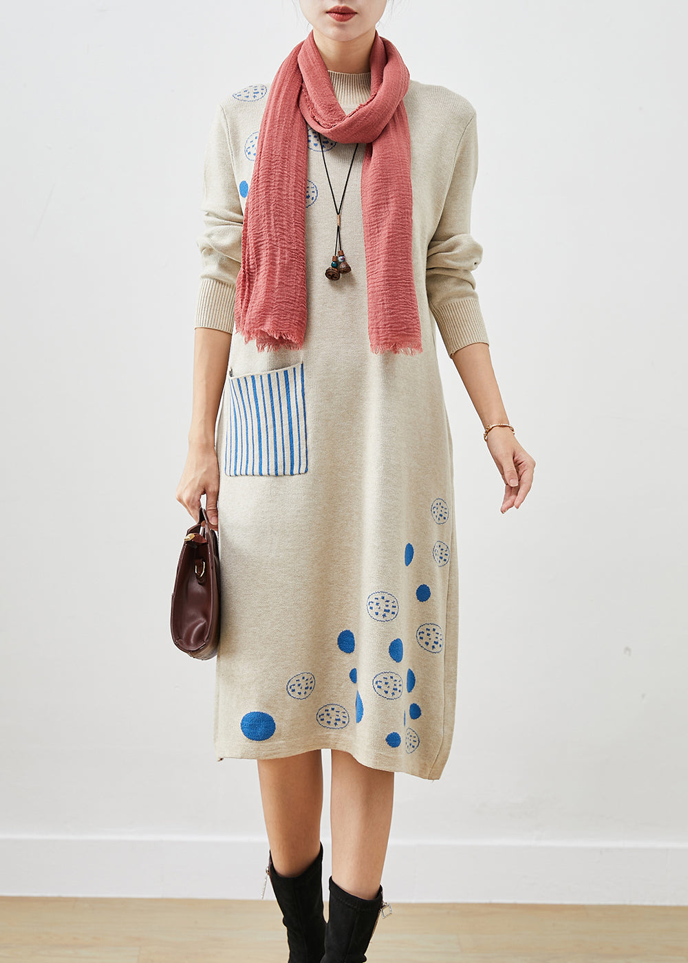 Well Tailored Dress with a Graceful Silhouette