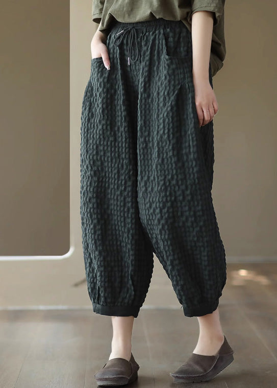Well Tailored Pants with a Graceful Silhouette