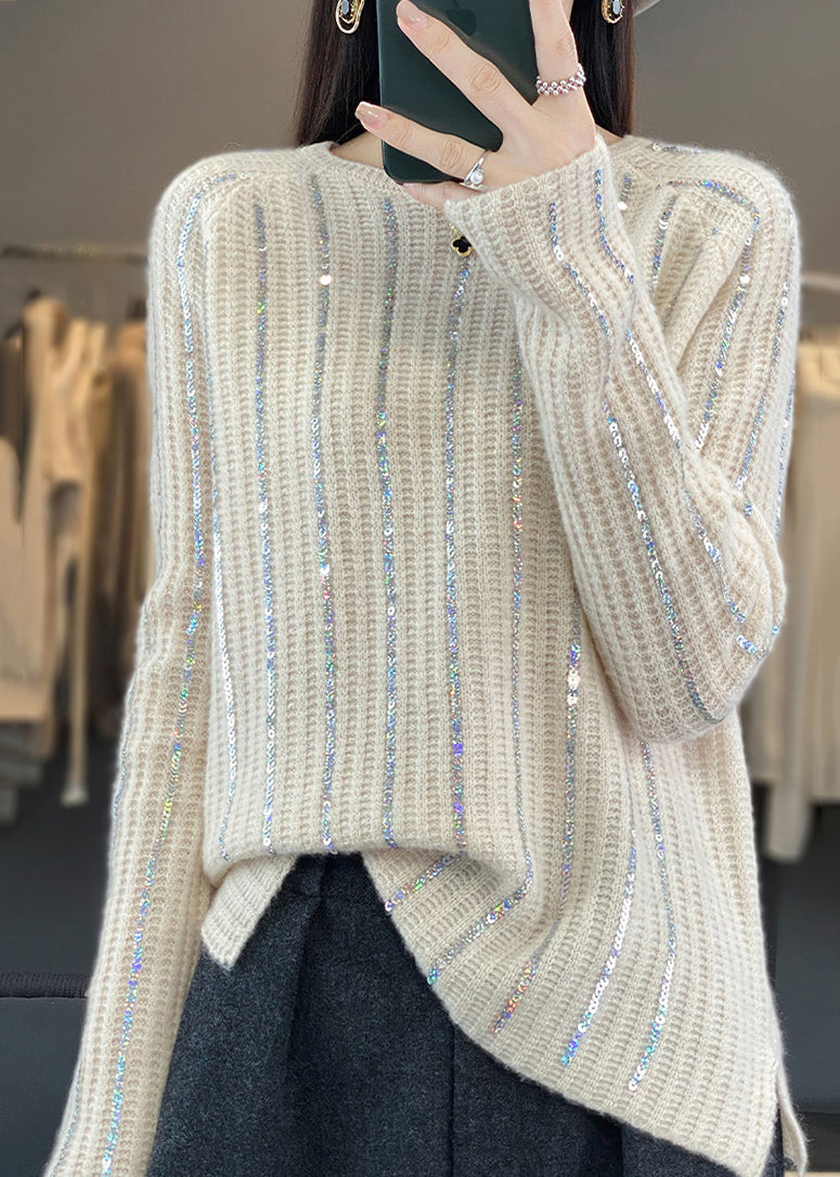 Well Tailored Sweater with a Graceful Silhouette