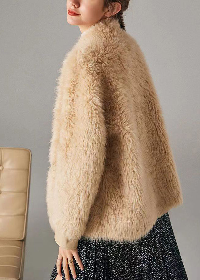 Effortlessly Elegant Coat with a Timeless Design