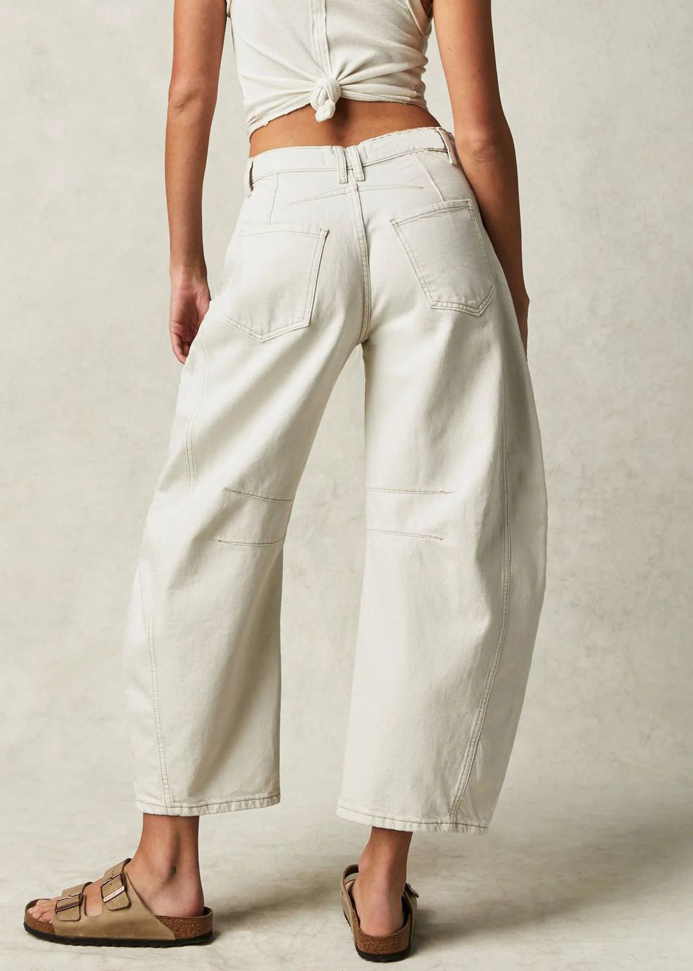 Well Tailored Pants with a Graceful Silhouette