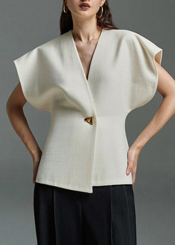 Effortlessly Elegant Top with a Timeless Design