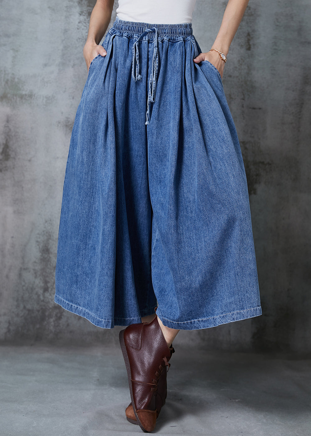 Well Tailored Pants with a Graceful Silhouette