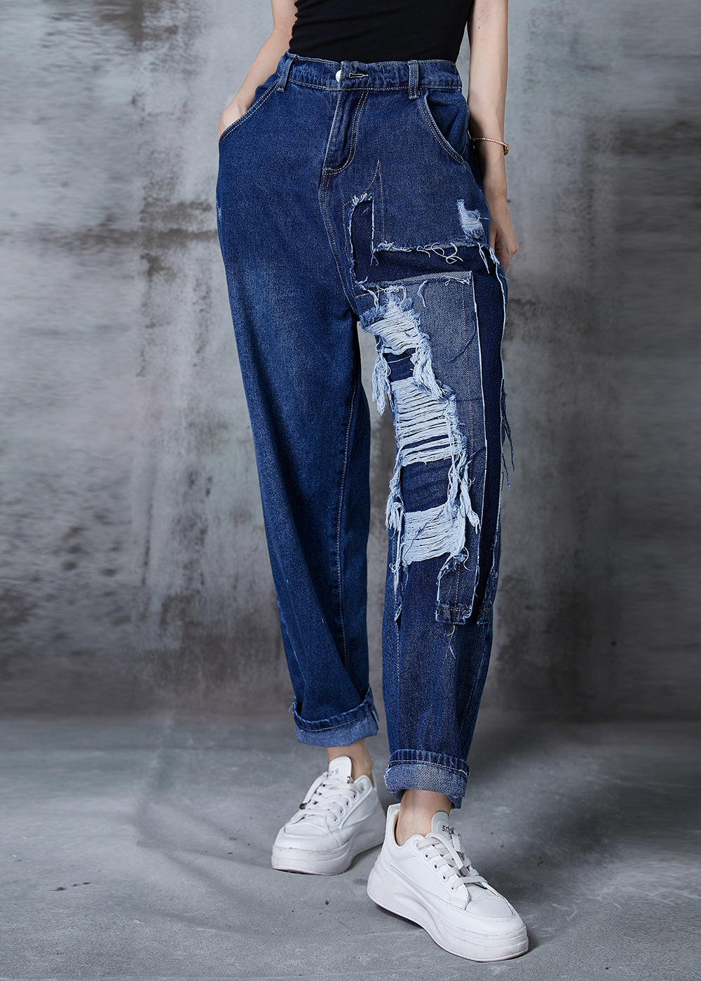 Effortlessly Elegant Pants with a Timeless Design
